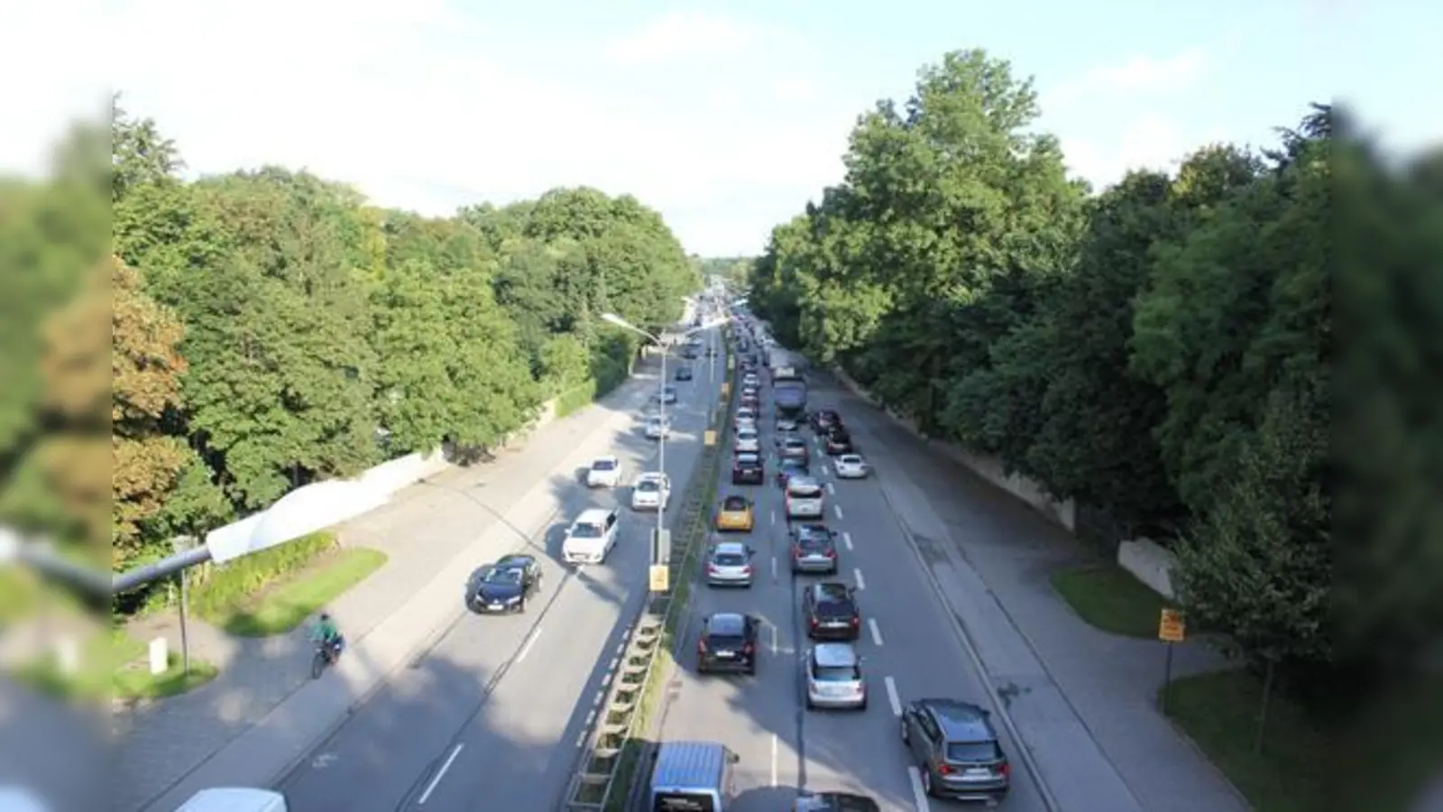 Alles nur gefühlt? Die derzeitige Bautätigkeit, wie hier am Isarring, stellt die Nerven der Autofahrer vor harte Belastungsproben.	 (Foto: P.H.)