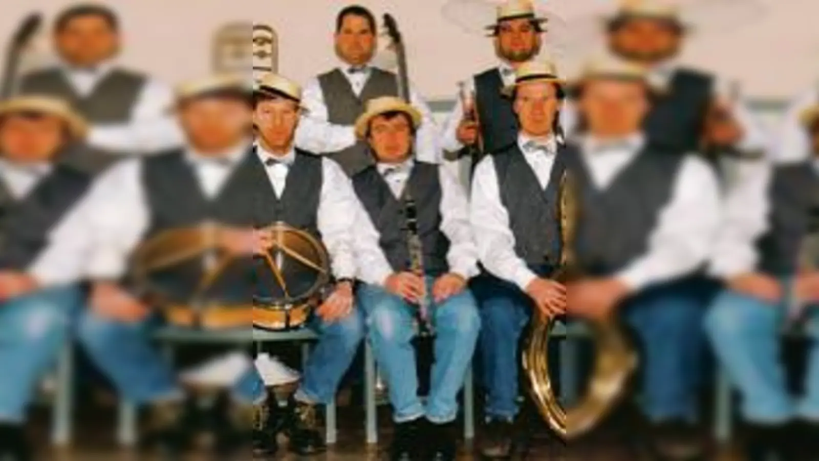 Nehmen sich am Sonntag nicht ganz so ernst: Die »Sir Flints Boheme Jazzers« sind beim internationalen Frühstück im Bürgerhaus zu Gast.	 (Foto: VA)