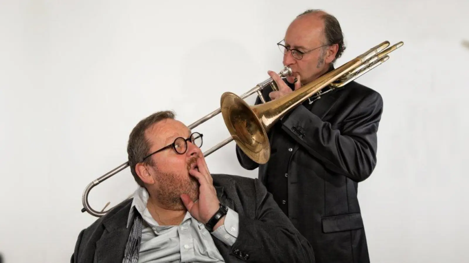 Ottfried Fischer und Leo Gmelch, der das Programm musikalisch begleitet. (Foto: Walter Schoenenbroeche)