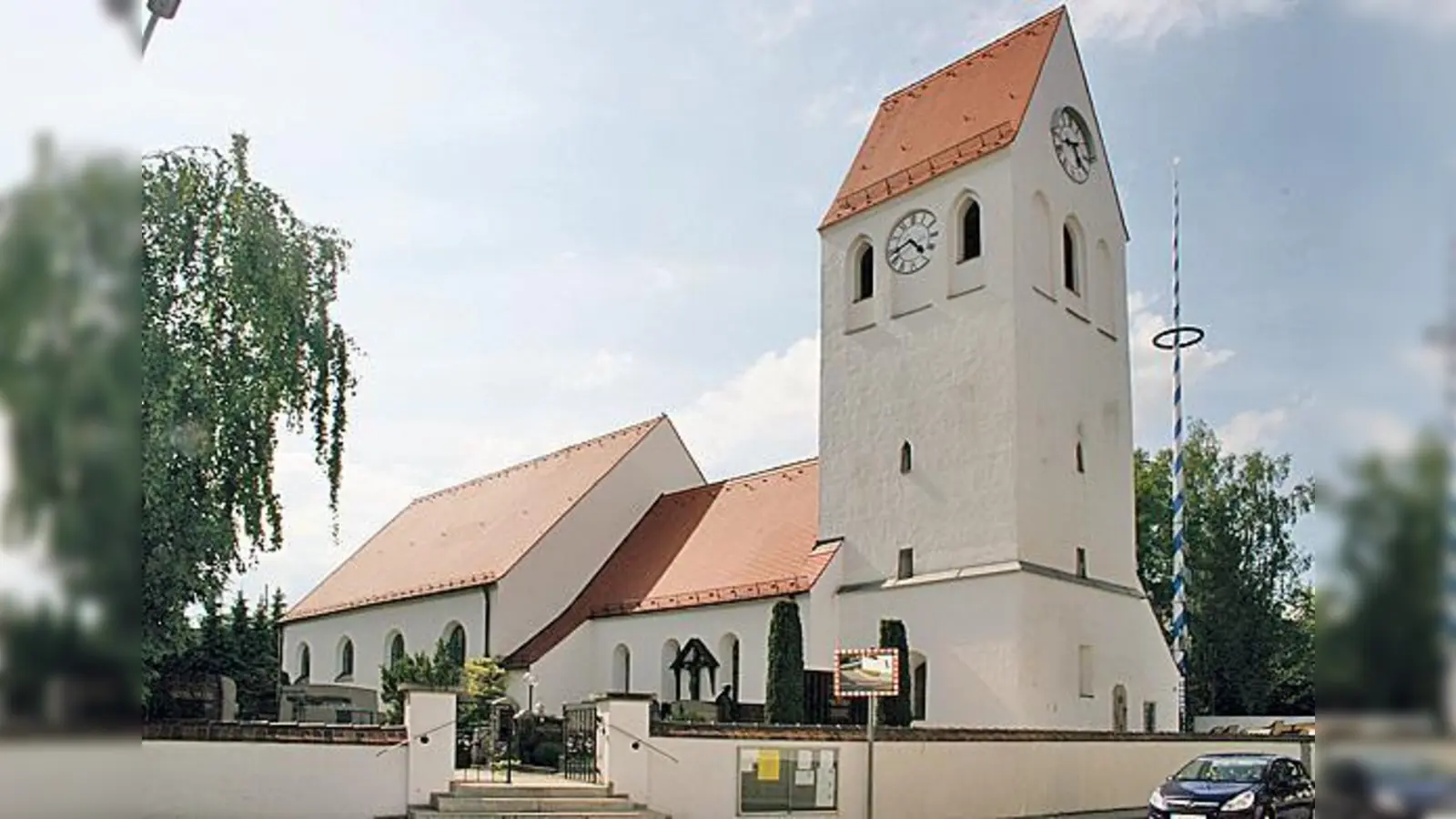Die Kirche St. Michael gibt es schon lange  bis ins Jahr 1052 geht die Geschichte zurück  die eigenständige Pfarrei erst seit 50 Jahren.  (Foto: pt)