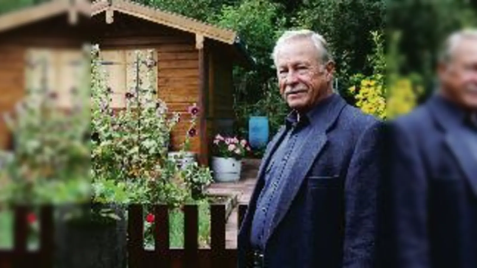 Der Vereinsvorsitzende Otto Burkhard vor einer unlängst aufgebrochenen Laube.  (Foto: ak)