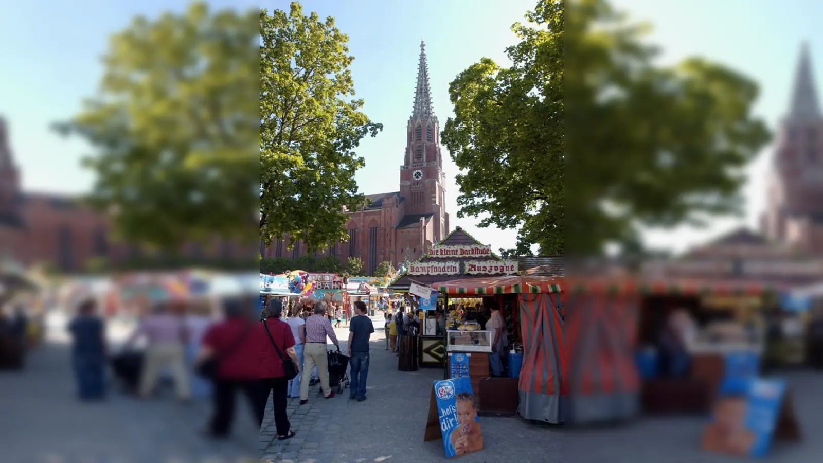 Bummeln auf der Dult: Der Traditionsmarkt bietet Kostbarkeiten von anno dazumal.  (Foto: Herbert Liebhart/TAM)