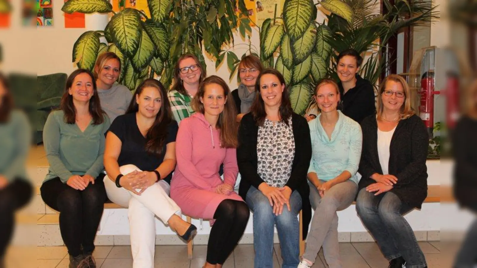 Kürzlich wurde der neue Elternbeirat des Germeringer Kindergartens Don Bosco (Otto-Wagner-Straße) gewählt. Karin Eggel ( Zweite Vorsitzende), Melanie Sattler, Stefanie Reitberger (Erste Vorsitzende), Biggi Fischer, Stephanie Lemli, Verena Staab (vordere Reihe, von rechts nach links) sowie Barbara Kupper, Anna Schwarz, Verena Aichner und Susanne Blomeyer (hintere Reihe, von rechts nach links) freuen sich auf die kommenden Aufgaben und eine gute Zusammenarbeit. (Foto: KIndergarten Don Bosco)