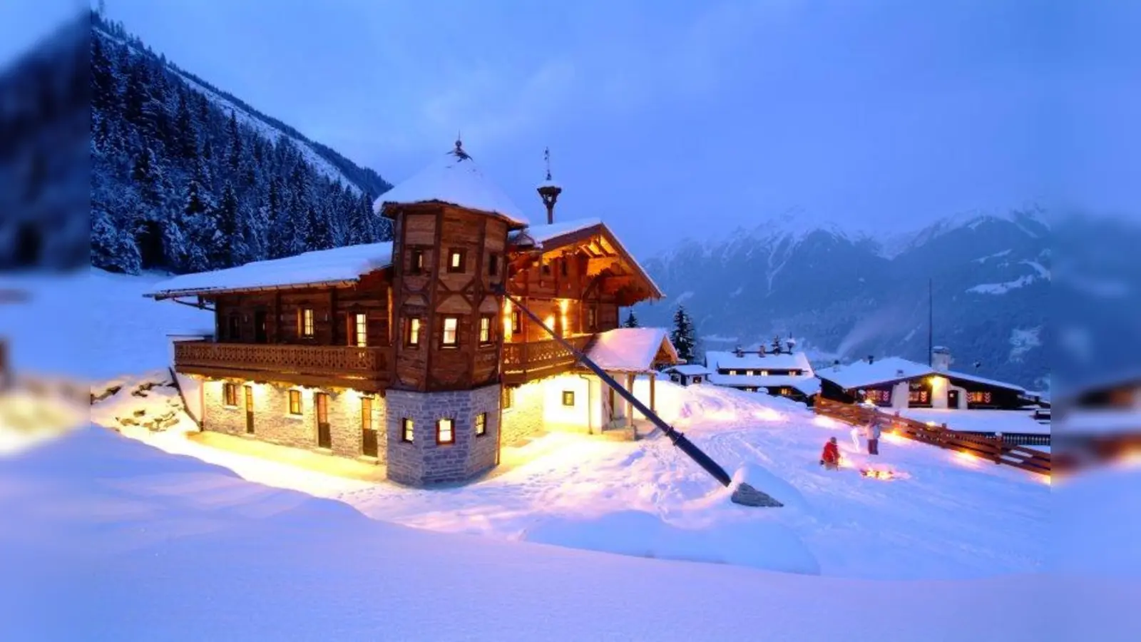 Direkt an der Skipiste liegt die Schiefe Alm hoch über Bad Gastein. (Foto: pi)