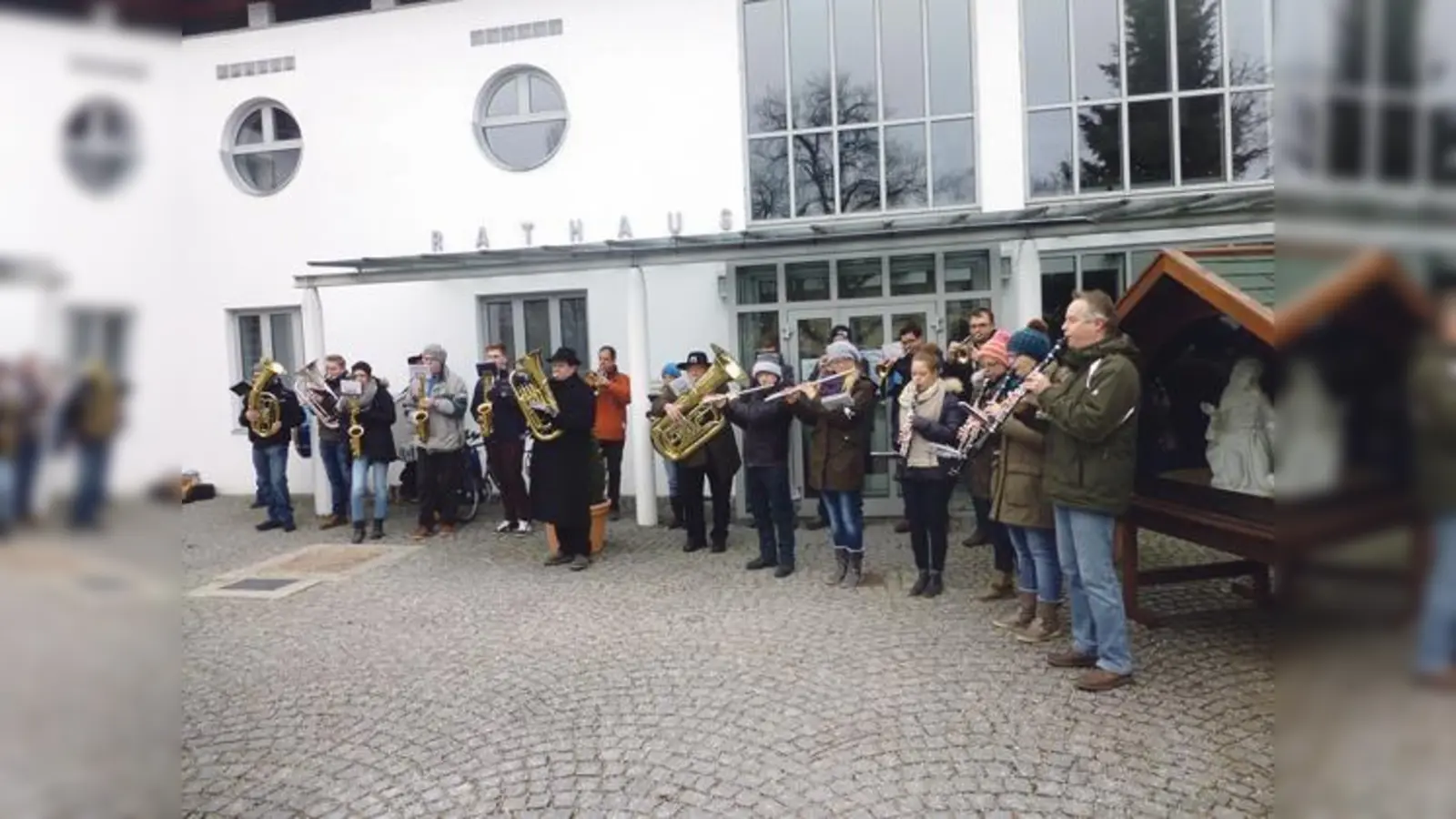 Die Musikkapelle Gelting gibt an Silvester insgesamt 13 Standkonzerte. Das erste beginnt um 9 Uhr vor dem Plieninger Rathaus. 	 (Foto: Musikkapelle Gelting)