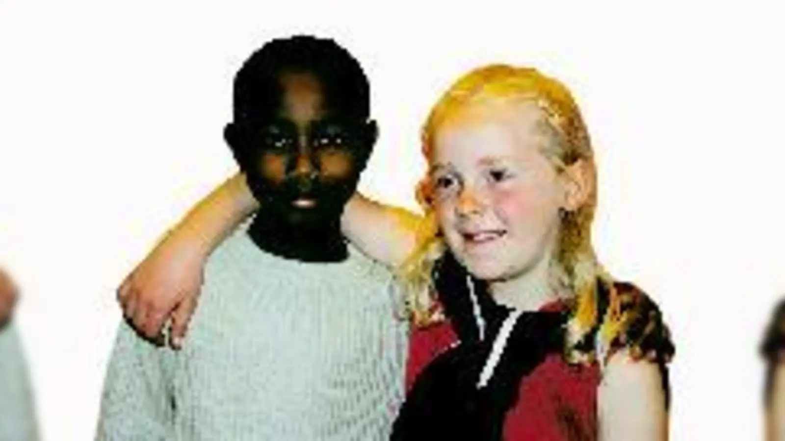 Viel grau, wenig grün. Das Lachen ist den Münchner Kindern aber noch nicht vergangen. 	 (Foto: mh)