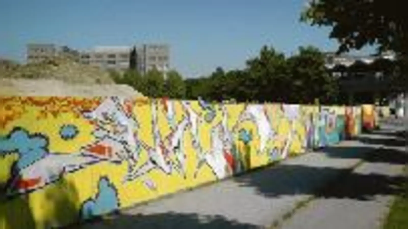 Schon seit Jahren betätigen sich »Nilse« (oben) und »Cheech« künstlerisch mit der Spraydose  jetzt auch im U-Bahnhof Marienplatz. 	 (Foto: Die Färberei)