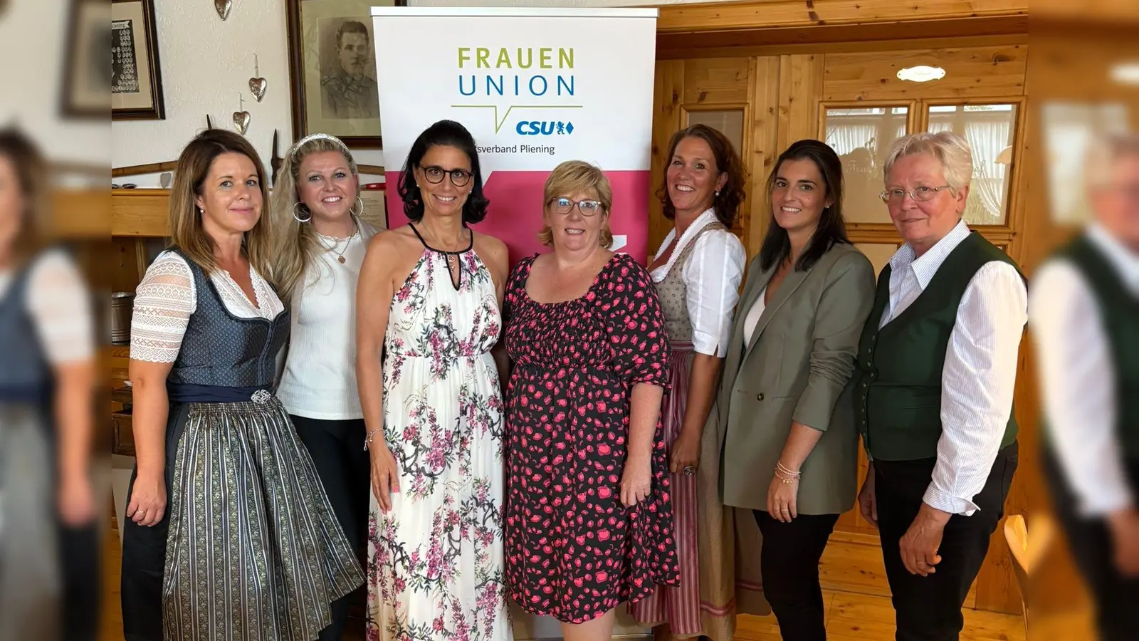 Das neu gewählte Vorstandsteam (v.l.): Kathleen Buchmann (Schriftführerin), Steffi Niwek (Schatzmeisterin), Verena Engelhardt (stellvertretende Vorsitzende), Sandra Liess (Vorsitzende), Sandra Steidle (Beisitzerin), Sabine Schmidt (Beisitzerin) und Anni Wachinger (Beisitzerin).  (Foto: Englhardt)