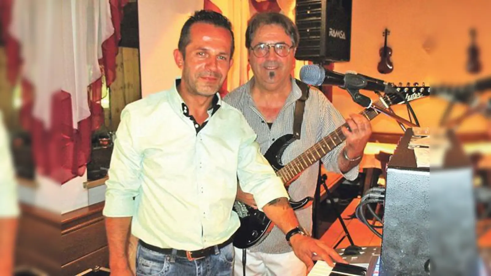 Das Duo Udo Alexander und Sweto aus München spielt am 15. und am 29. Juli im Biergarten.	 (Foto: privat)