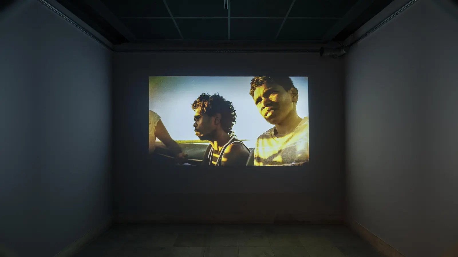 Mit Handkameras und Handys gedrehte Filme parodieren oft alltägliche Szenarien und Hindernisse, z. B. bei Unternehmen und Behörden. (Foto: Maximilian Geuter)