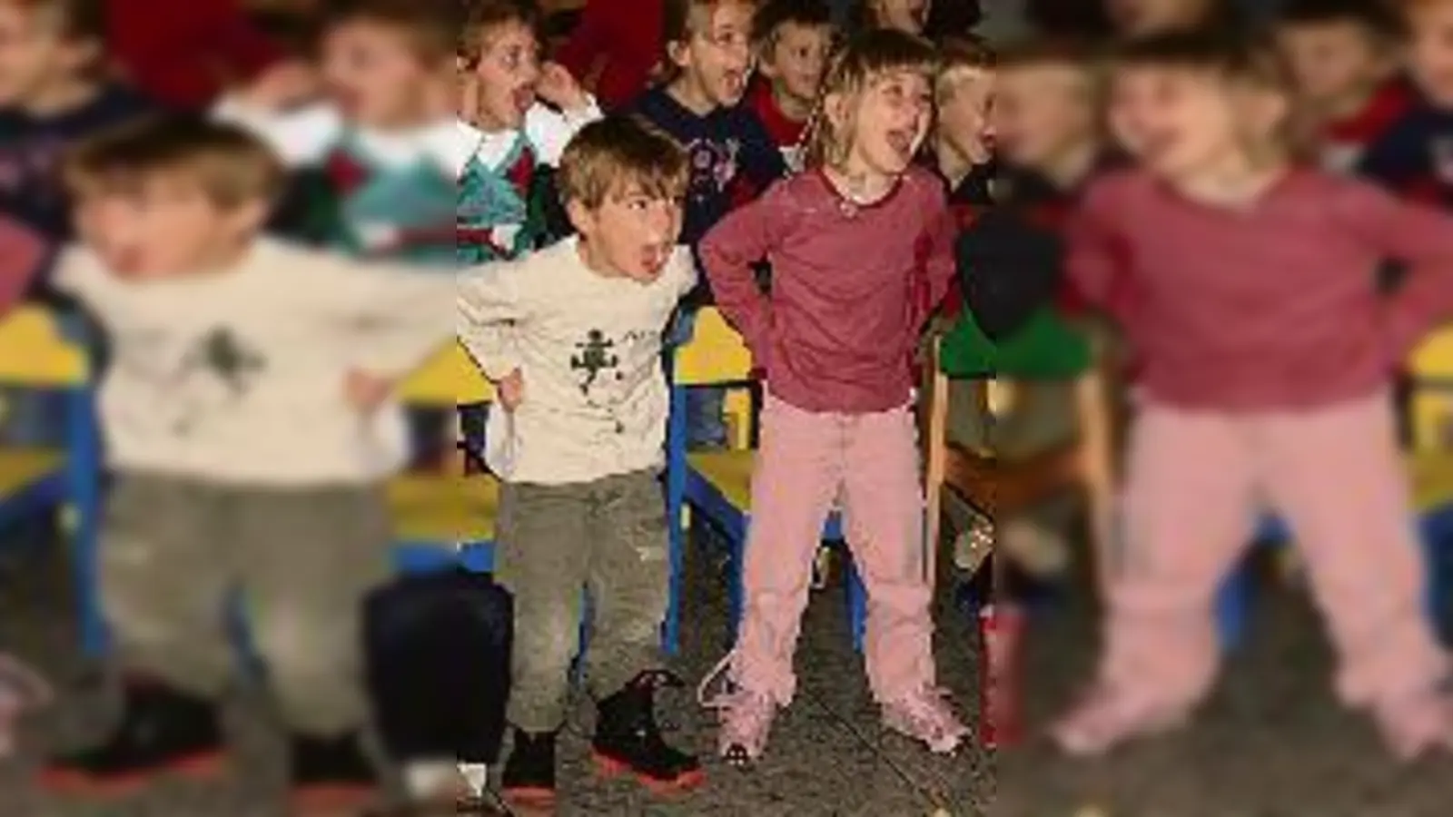 Mit gestemmten Hüften gegen Angreifer: Kinder in St. Emmeran lernen nein zu sagen.	  (Foto: VA)