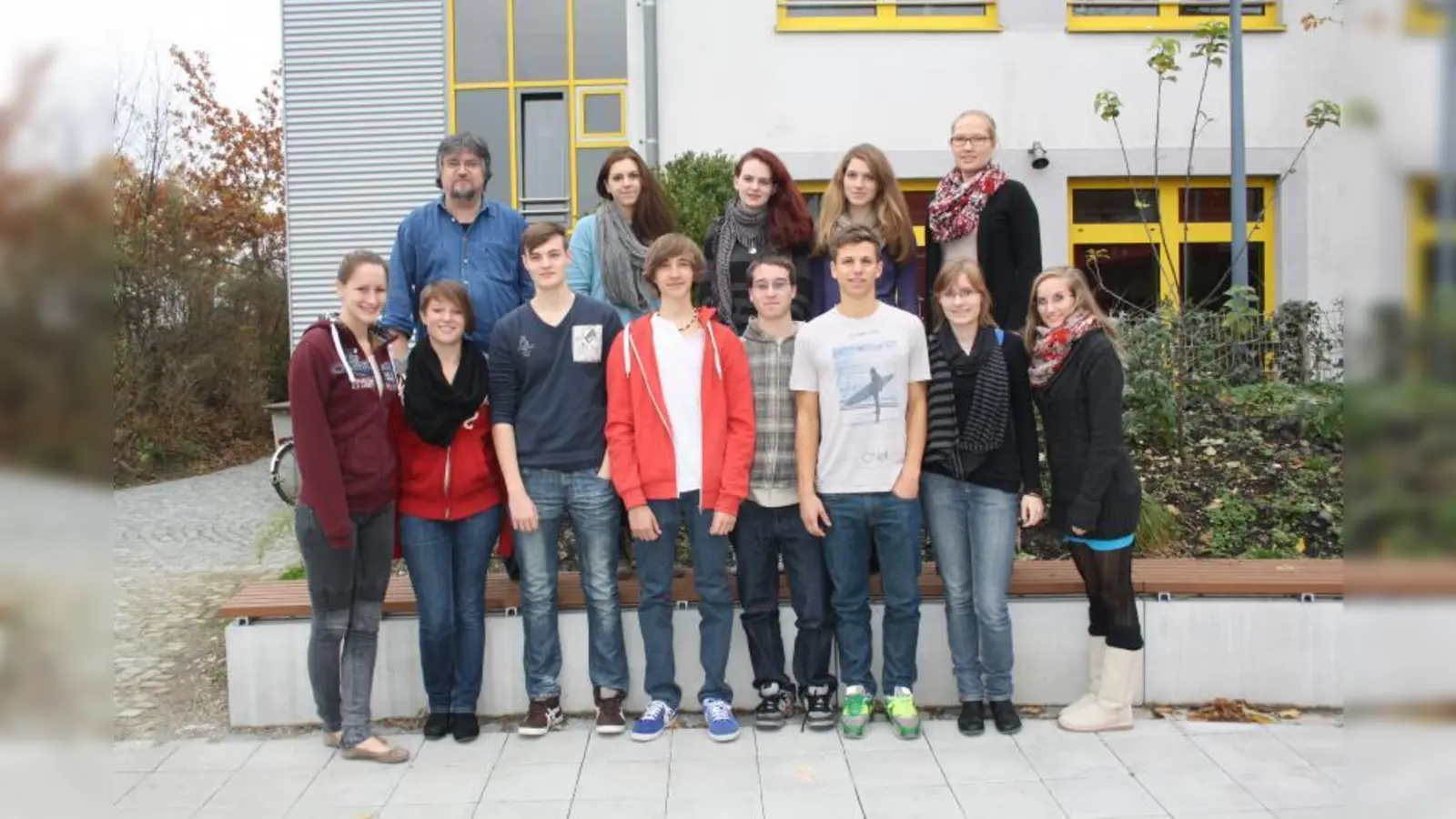 Der Musikkurs Q12 des Carl-Spitzweg-Gymnasiums zeigt soziales Engagement: „Wir brauchen möglichst viele Besucher, die unser Projekt unterstützen und zu einem erfolgreichen Abschluss bringen!” (Foto: E.S.)