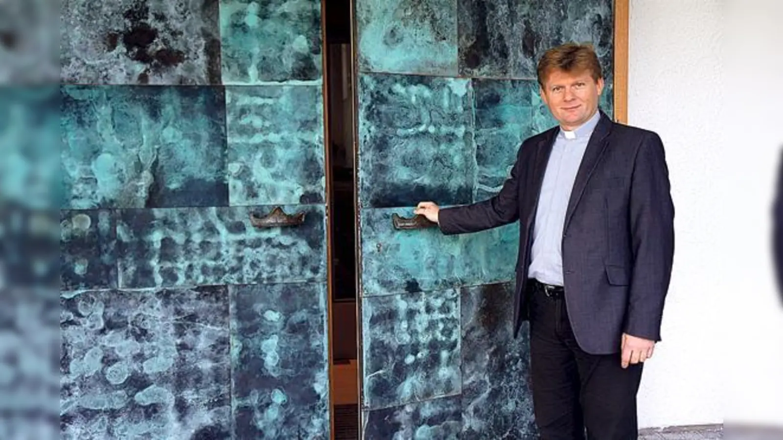 Pfarrer Sylwester Walocha von der Pfarrei Rosenkranzkönigin freut sich auf viele Gottesdienstbesucher, nicht nur an Weihnachten. 	 (Foto: hw)