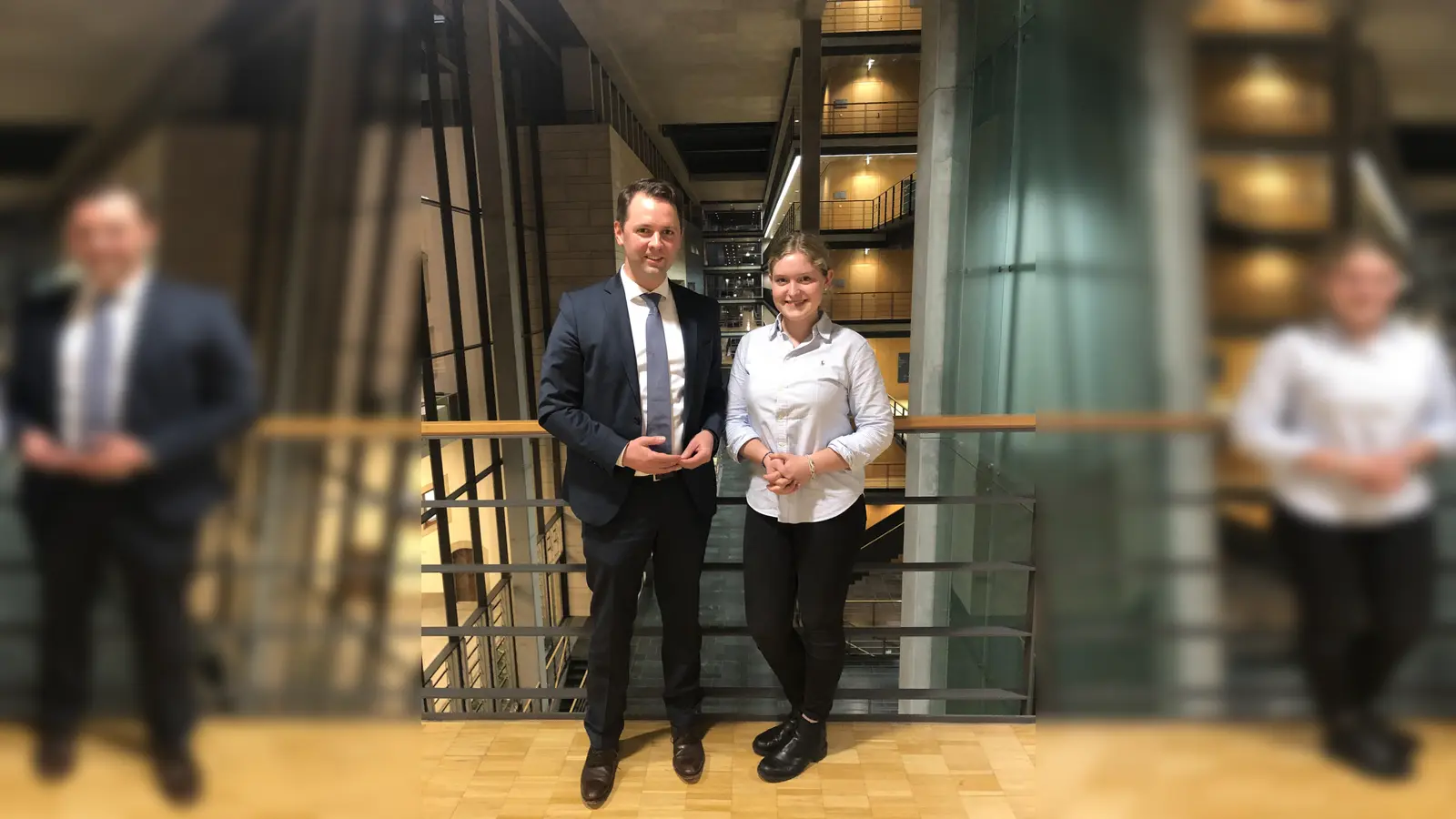 Katharina Widmann hatte Andreas Lenz bei der Berlin-Fahrt der 10. Klasse des Humboldt-Gymnasiums Vaterstetten kennengelernt. (Foto: Michael Langer)