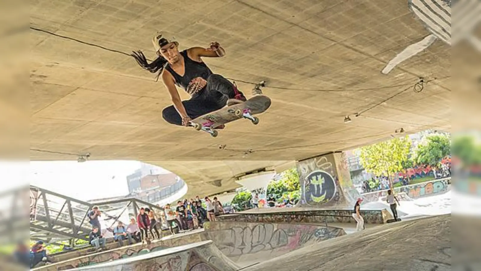 Wer sagt, ein Skateboard ist nur für die Männer unter uns? Auch Frauen steht das Action-Sport-Accesoire gut.	 (Foto: MASH)