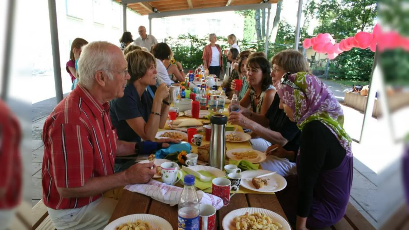 Bei einer Feier ehrten Lehrer, Schüler und Eltern die Hausaufgabenhelfer der Grundschule an der Fürstenrieder Straße. (Foto: tg)
