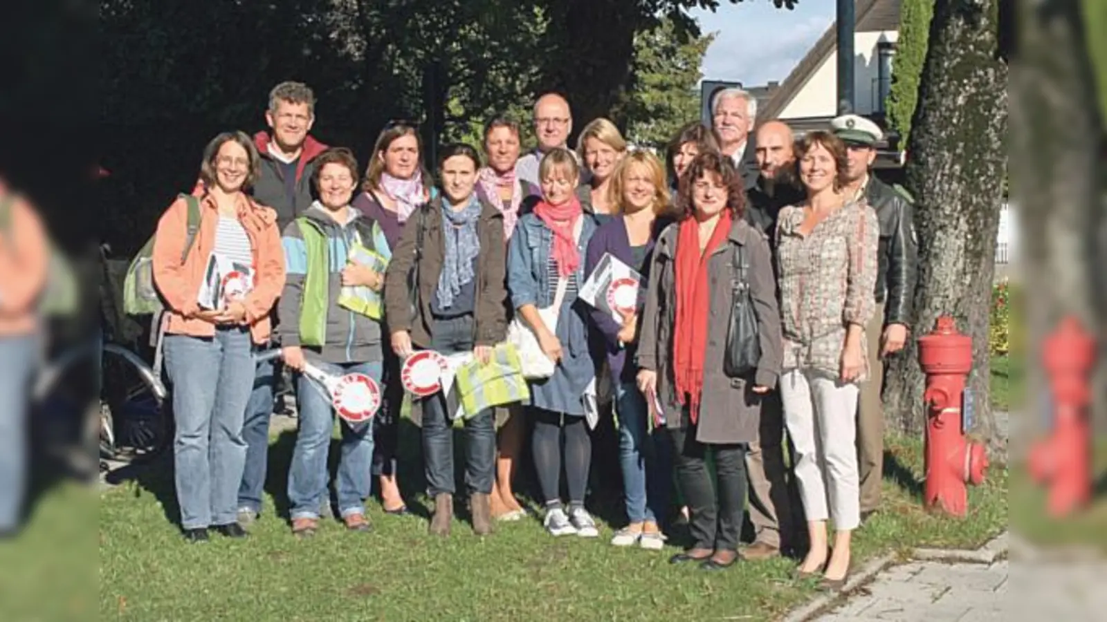 Den ehrenamtlichen Schulweghelfern wurde für ihr Engagement gedankt.  (Foto: Gemeinde Feldkirchen)