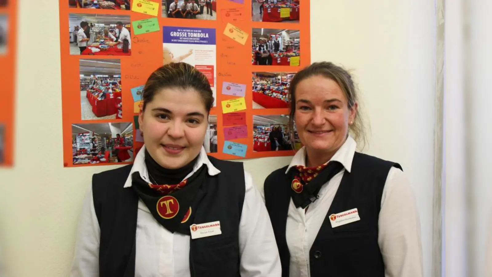 Tengelmann-Mitarbeiterin Raziye Kaya (l.) und Filialleiterin Angelika Hochecker haben mit dem restlichen Team von der Filiale in der Weiglstraße im Oktober eine große Tombola zugunsten der AKB organisiert. (Foto: SE)