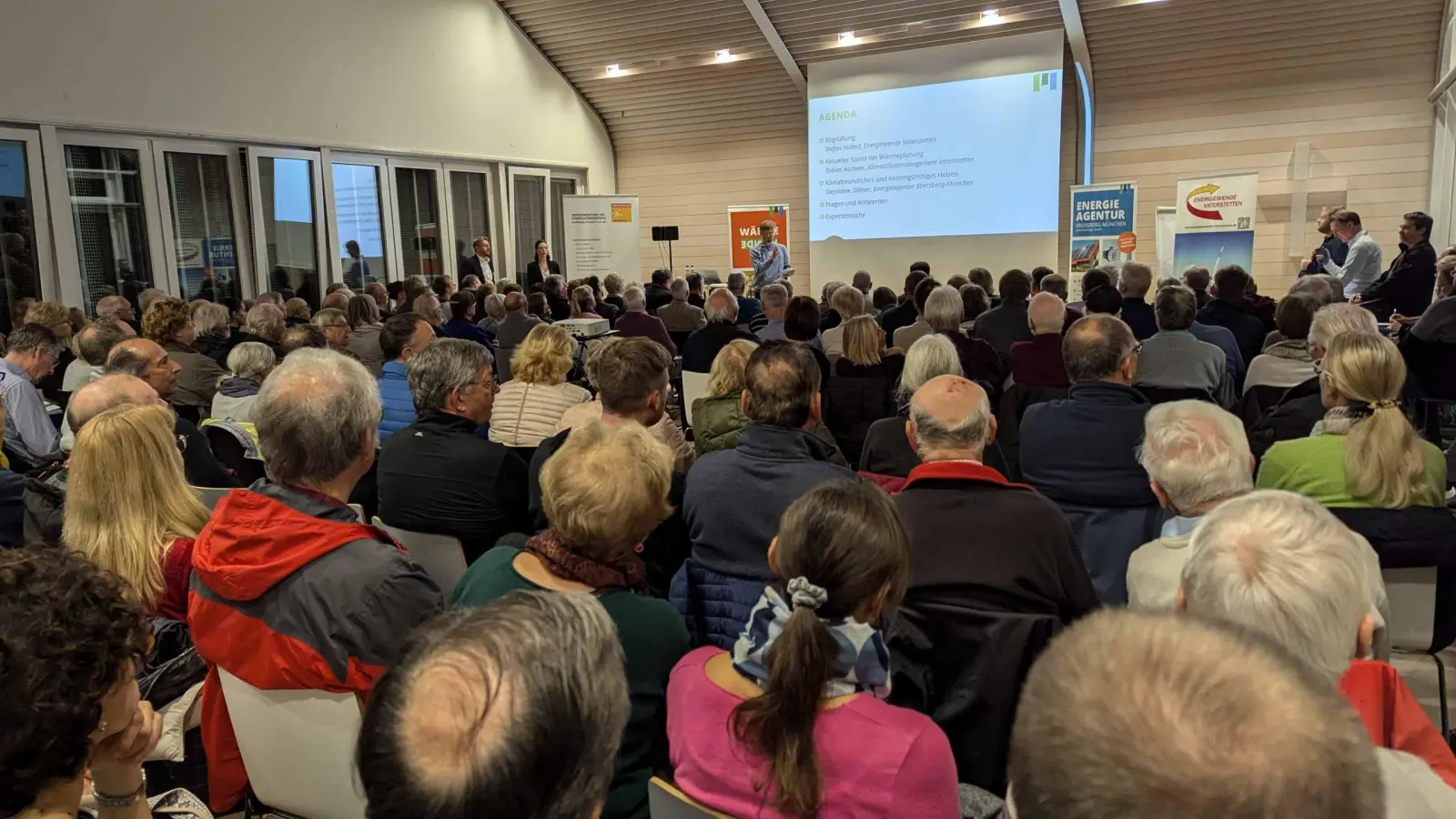 Voll besetzt war der Saal, in dem über die Heizsysteme der Zukunft berichtet wurde.  (Foto: Mittermeier)