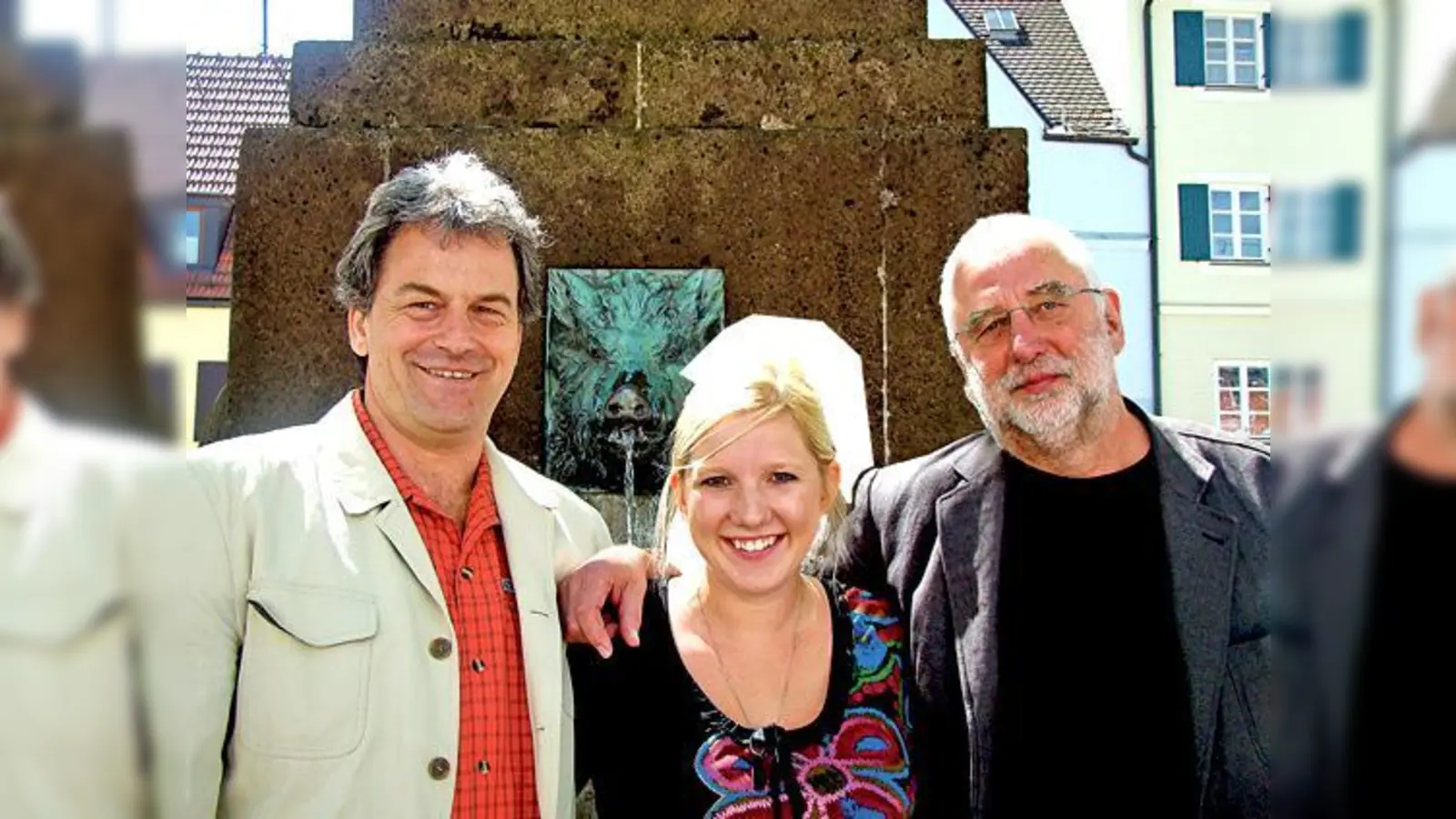 Zum Fliang: Laut Peter Pfaff, Claudia Koreck und Hans Klaffl (v.l.) soll es im Juli ein heißer Ebersberger Kultursommer werden.	 (Foto: Ina Berwanger)