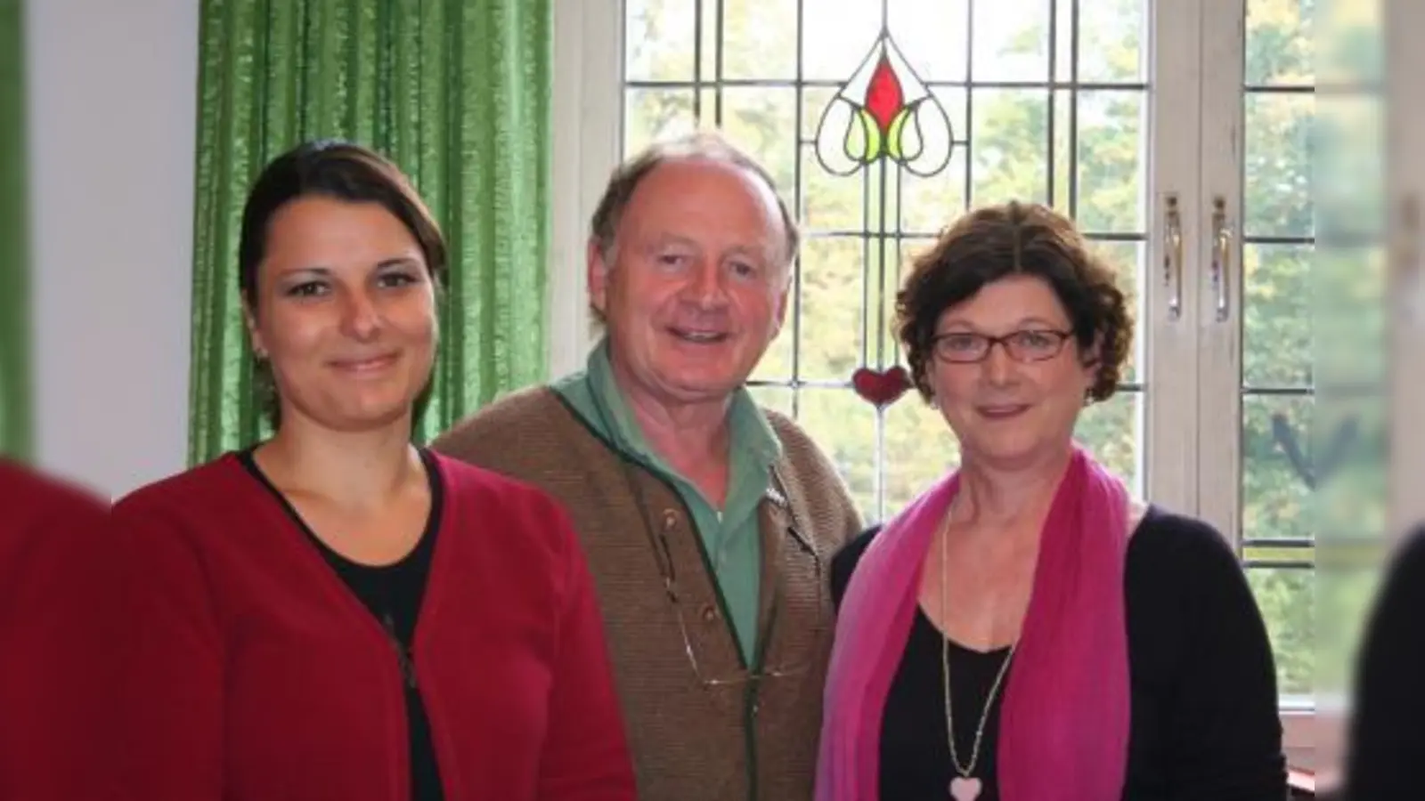 Ein starkes Team: „Streitschlichterin” Ines Rieder, Schulleiter Franz Igerl und Konrektorin Maria Schößner arbeiten mit Kollegen daran, die Selbstsicherheit von Schülern zu stärken. (Foto: tg)