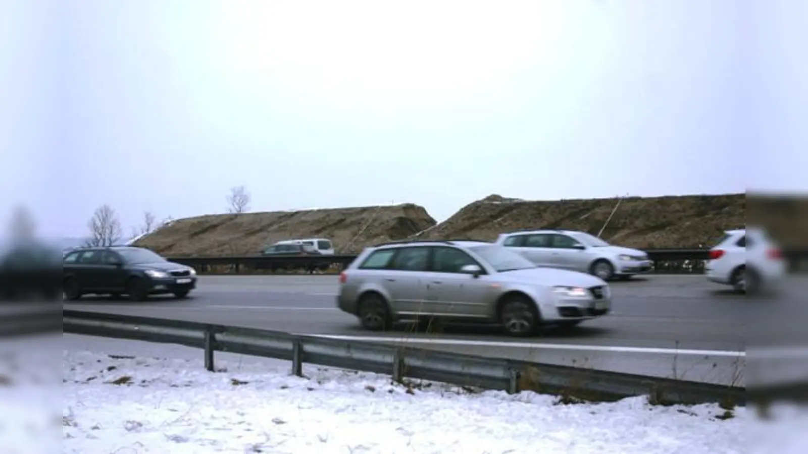 Wartezeit für den Wall  neue Gutachten werden die Fertigstellung des Lärmschutzwalls an der A 8 wohl zumindest um ein Jahr verzögern. 	 (Foto: ReB)