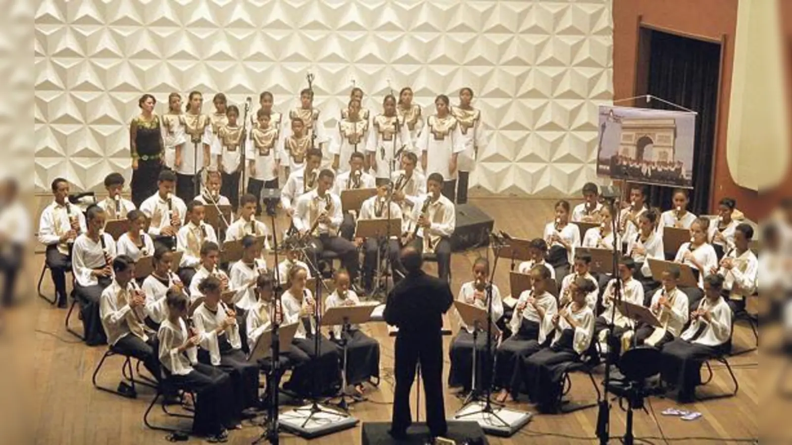 Jugendliche aus sozialen Brennpunkten präsentieren Musik und Tanz. Der Eintritt ist frei.	 (Foto: VA)