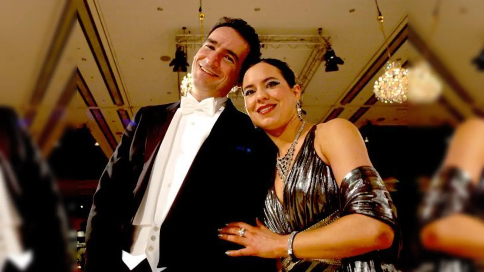 Perfekter Auftritt beim Kaiserball: Peter Simon mit seiner Kollegin Petra Engelhard.  (Foto: Privat)