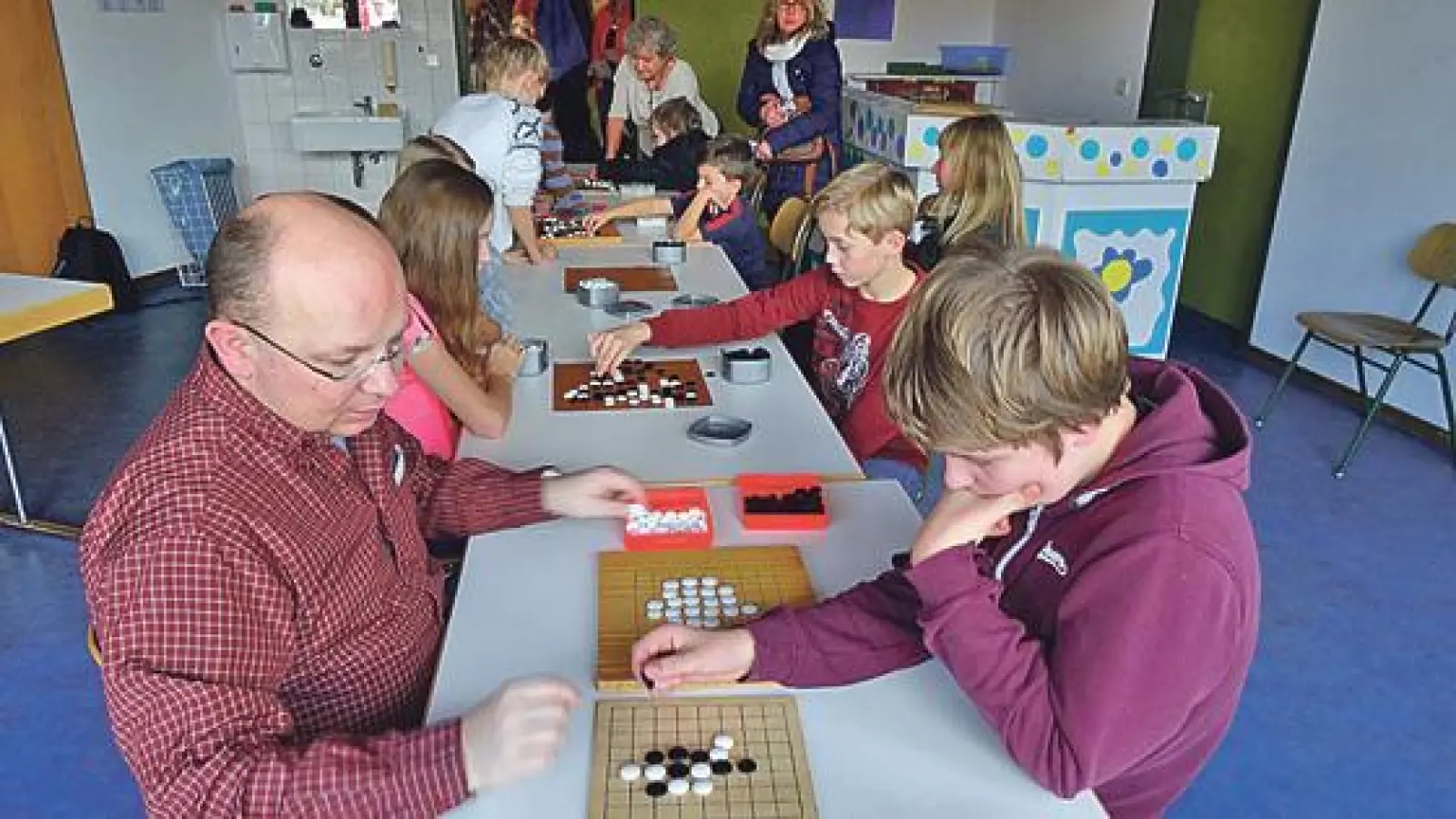 Stellungen halten und ausbauen, den Gegner einkesseln, dafür setzen die Spieler ihre Steine ein.	 (Foto: VA)