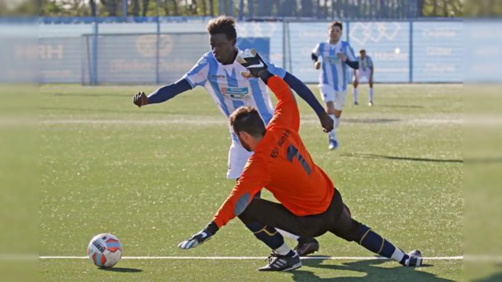 Dreierpack: Lassana Boubacar.  (Foto: Anne Wild)