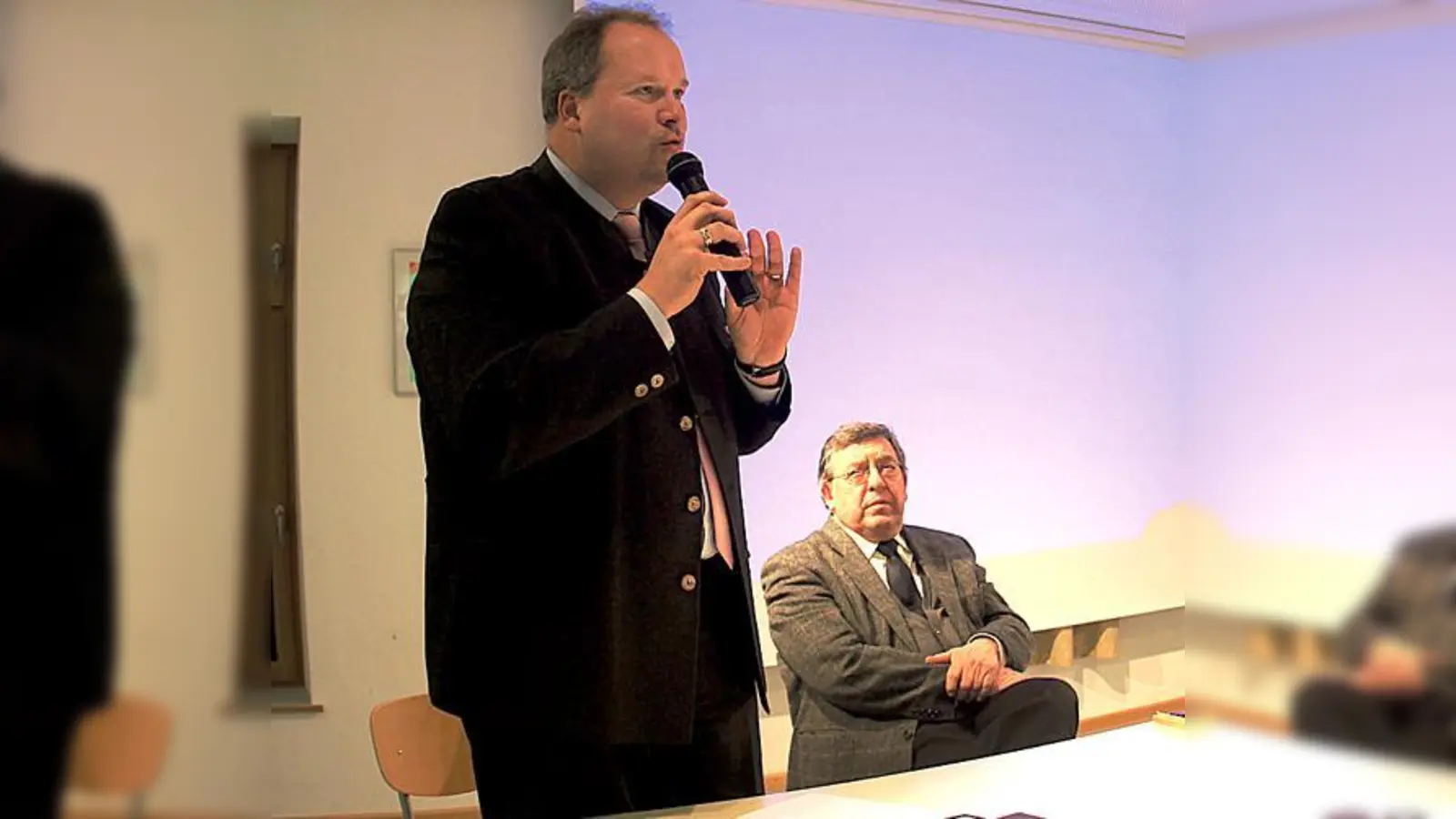 Landrat Christoph Göbel hatte keine allzu guten Nachrichten im Gepäck. 	 (Foto: RedB)