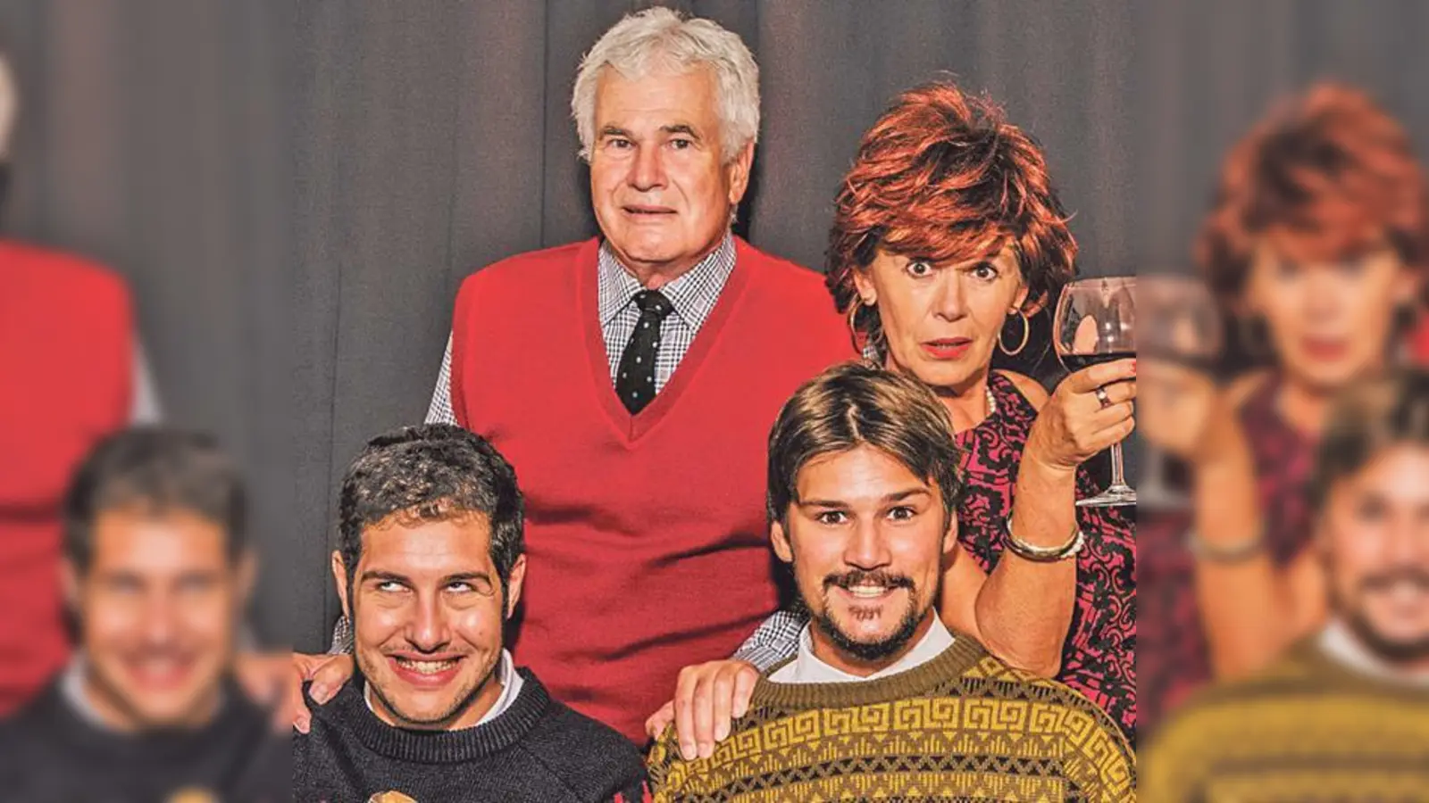 Eine schrecklich lustige Familie: Beier &amp; Zauner und Beier &amp; Hang feiern Weihnachten zusammen... 	 (Foto: VA)
