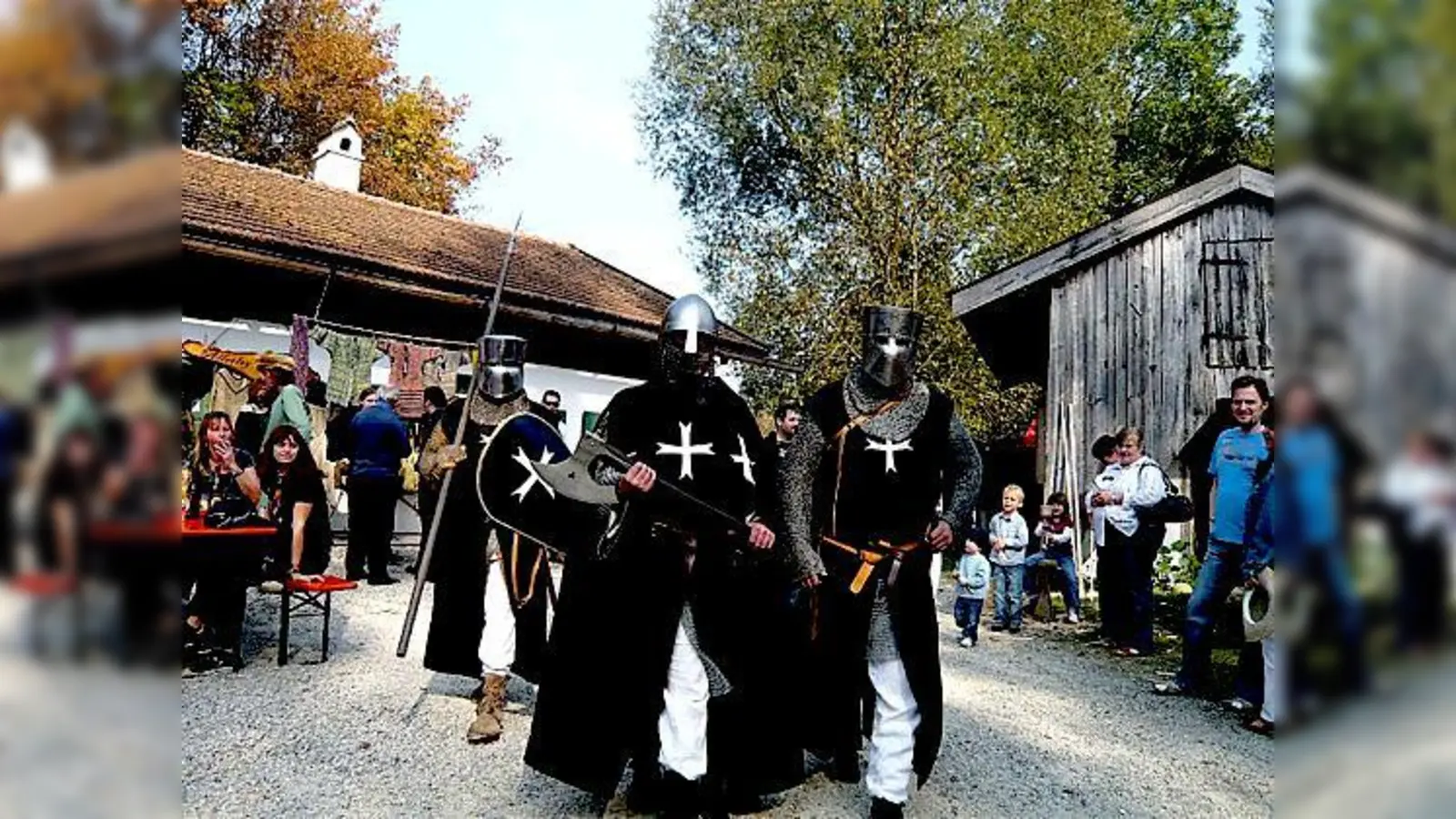 Sieht furchteinflößend aus, aber tatsächlich bietet das Mittelalterfest an diesem Wochenende Unterhaltung pur und sogar Schwertcomedy.	 (Foto: Pietschmann)