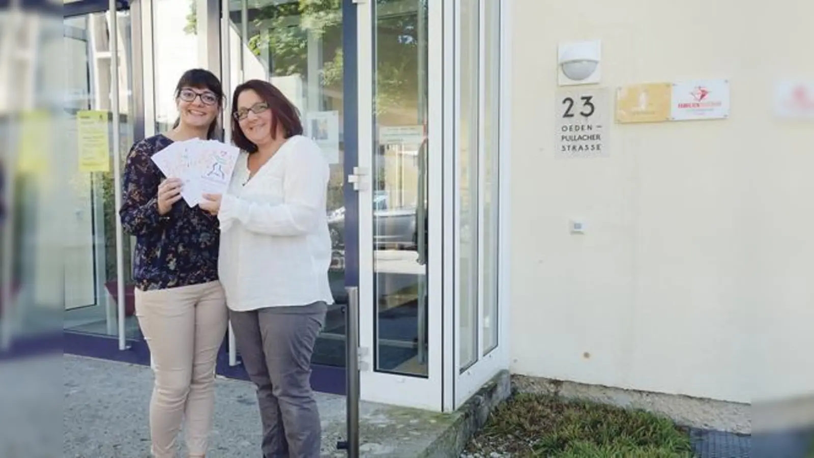 Vanessa Hödl von der Gemeinde Oberhaching und Cornelia Gollwitzer vom Familienzentrum freuen sich über den Neustart von »Wellcome«.	 (Foto: hw)