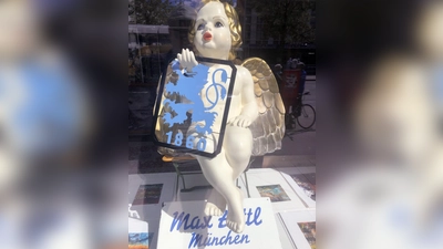 Zeit der Wahlgeschenke: Löwen vor der Mitgliederversammlung. (Foto: Alfons Seeler)