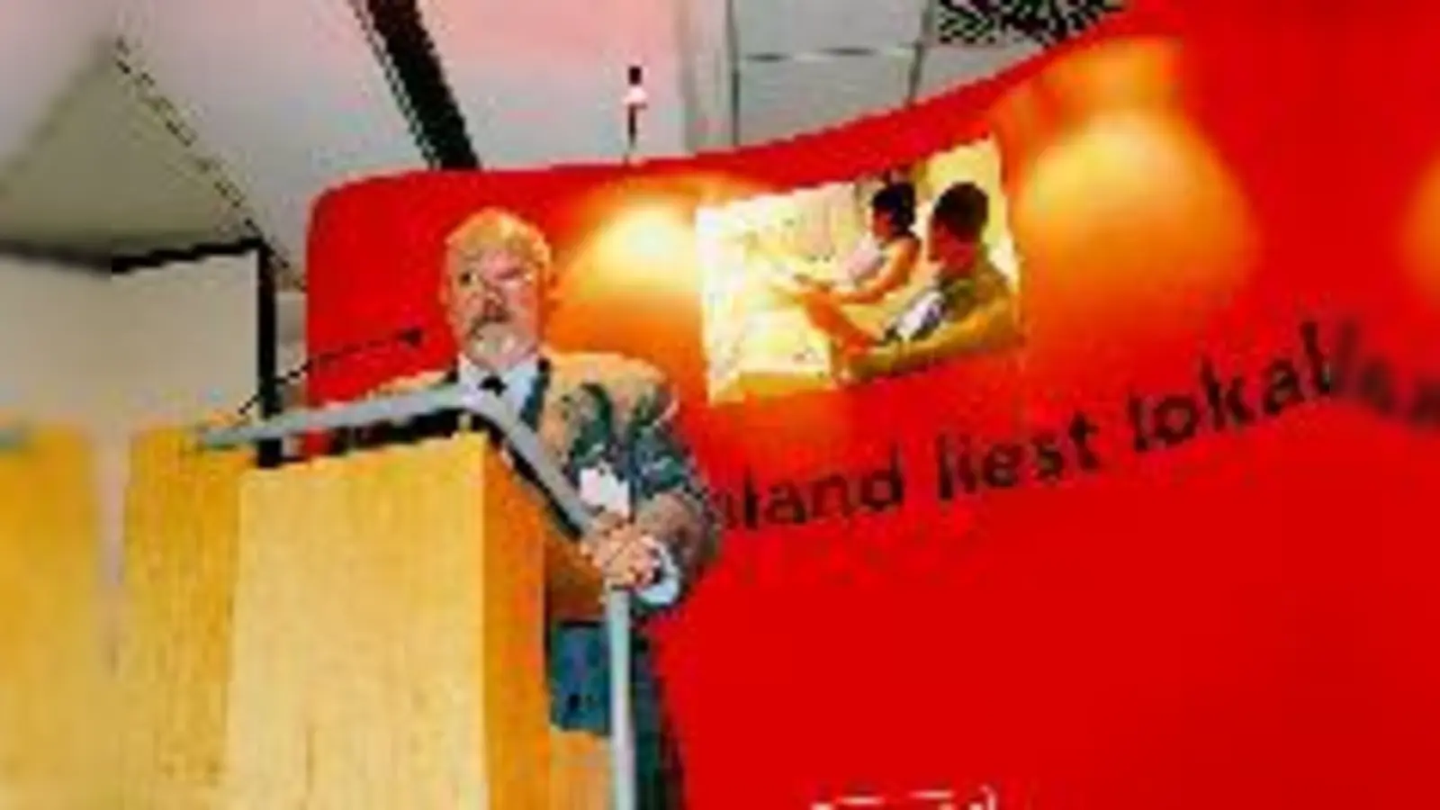 Der BVDA-Präsident Helmut Gebauer beschwor in seiner Ansprache den Zusammenhalt der deutschen Anzeigenzeitungen.	 (Foto: ta)