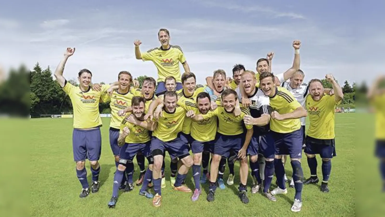 Nach einer turbulenten Aufholjagd in der Rückrunde krönte der TSV Moosach in der Relegation seine sportlichen Leistungen mit dem Aufstieg. 	 (Foto: Verein)