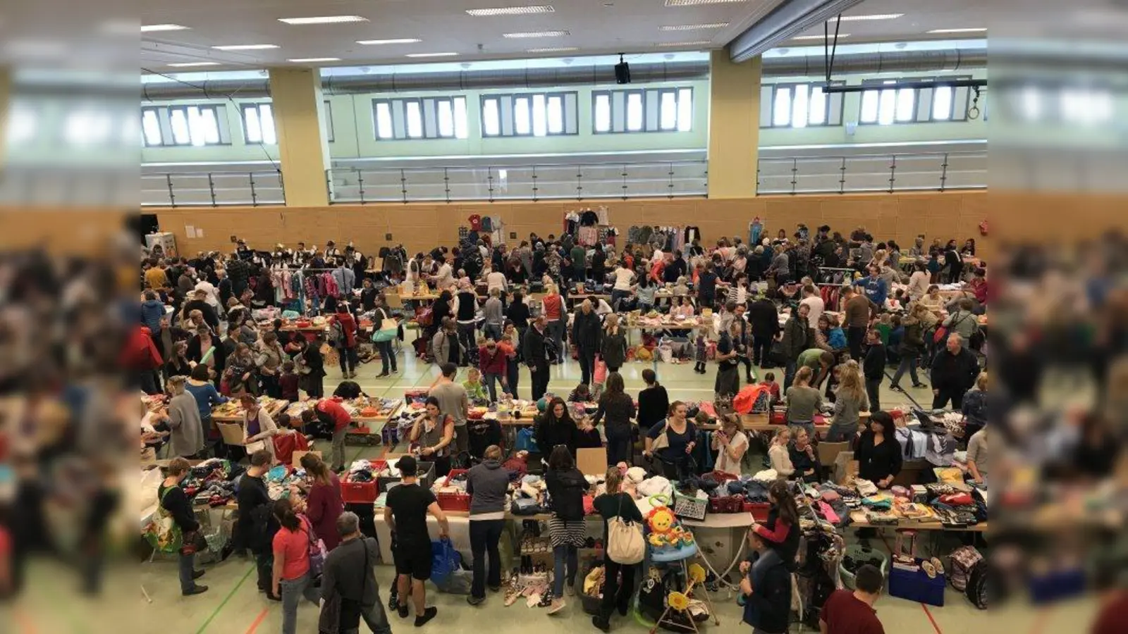 Gut besucht war er wieder, der  Kinderflohmarkt des Kindergartens und der Grundschule Alling  in der Sporthalle. (Foto: Elternbeirat Kindergarten Alling)