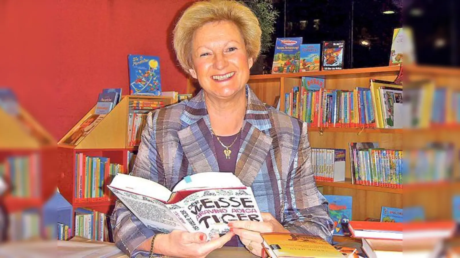 Zum 40-jährigen Jubiläum der Gemeindebücherei kommt auch Ulrike Wolz und liest unter dem Motto »Von Büchern und Literaten«.	 (Foto: Archiv SOK)