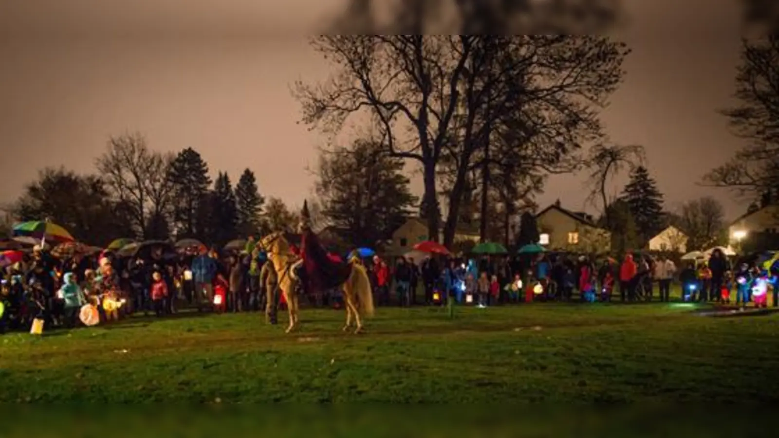 Neben dem Martini-Markt gibt es am Martinstag, 11. November, natürlich auch einen Umzug, angeführt vom Heiligen Martin auf seinem Pferd.  (Foto: VA)