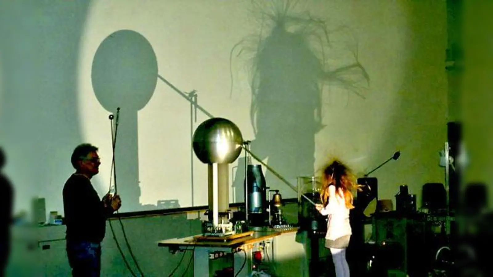 An der Uni wurden die Gesetze der Physik für die Kinder anschaulich gemacht.	 (Foto: VA)