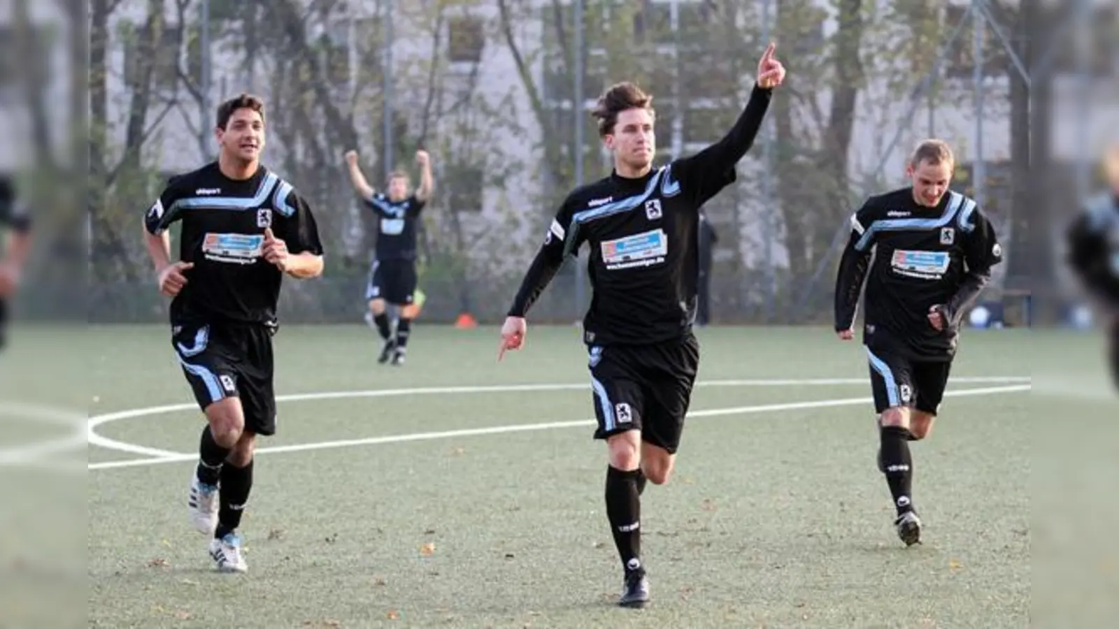 Würden auch am Saisonende gerne jubeln: die Amateur-Löwen vom TSV 1860 München III.  (Foto: A. Wild)