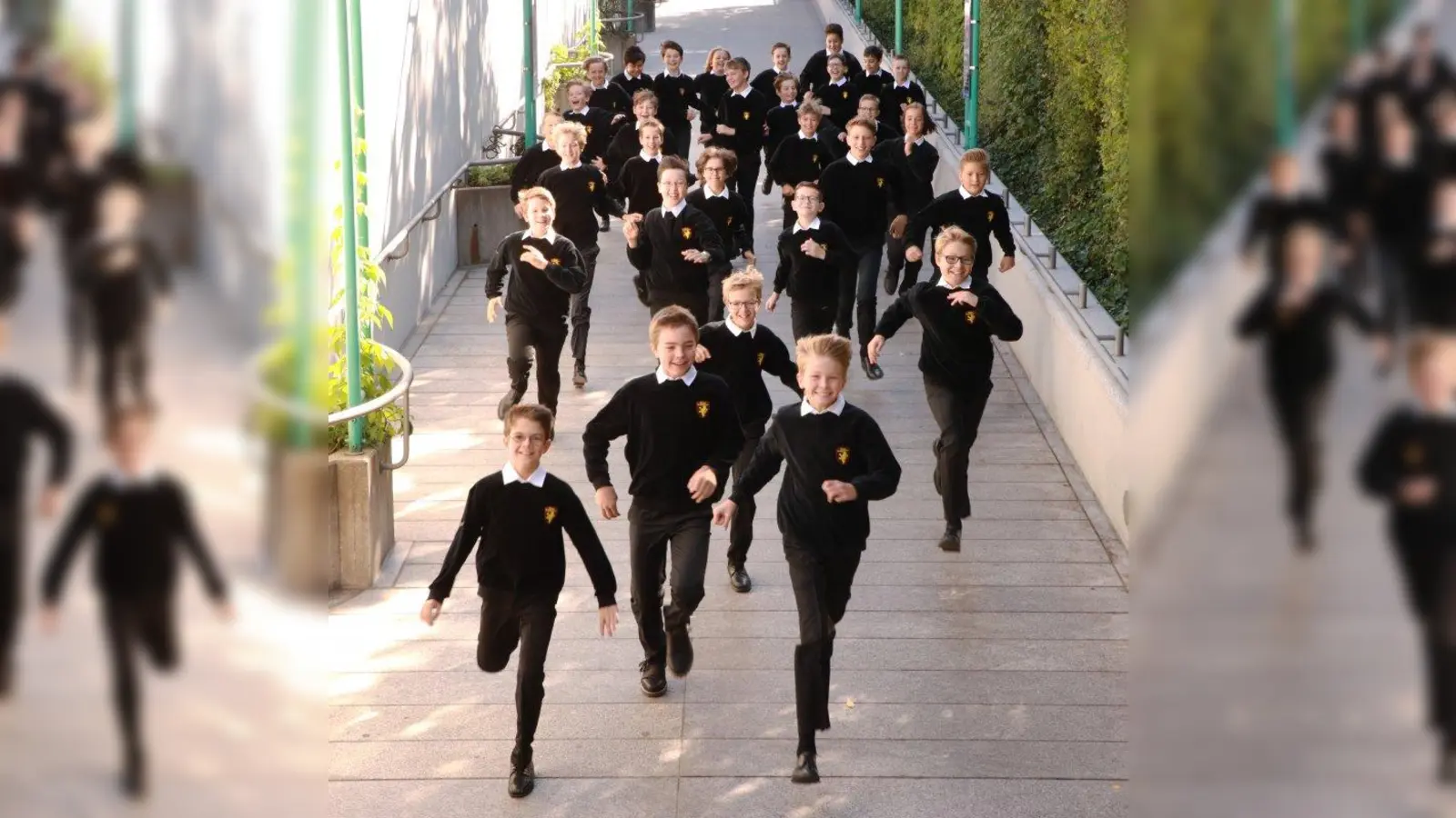 Die jüngsten Sänger des Tölzer Knabenchores singen in Sendling. (Foto: Klaus Fleckenstein)