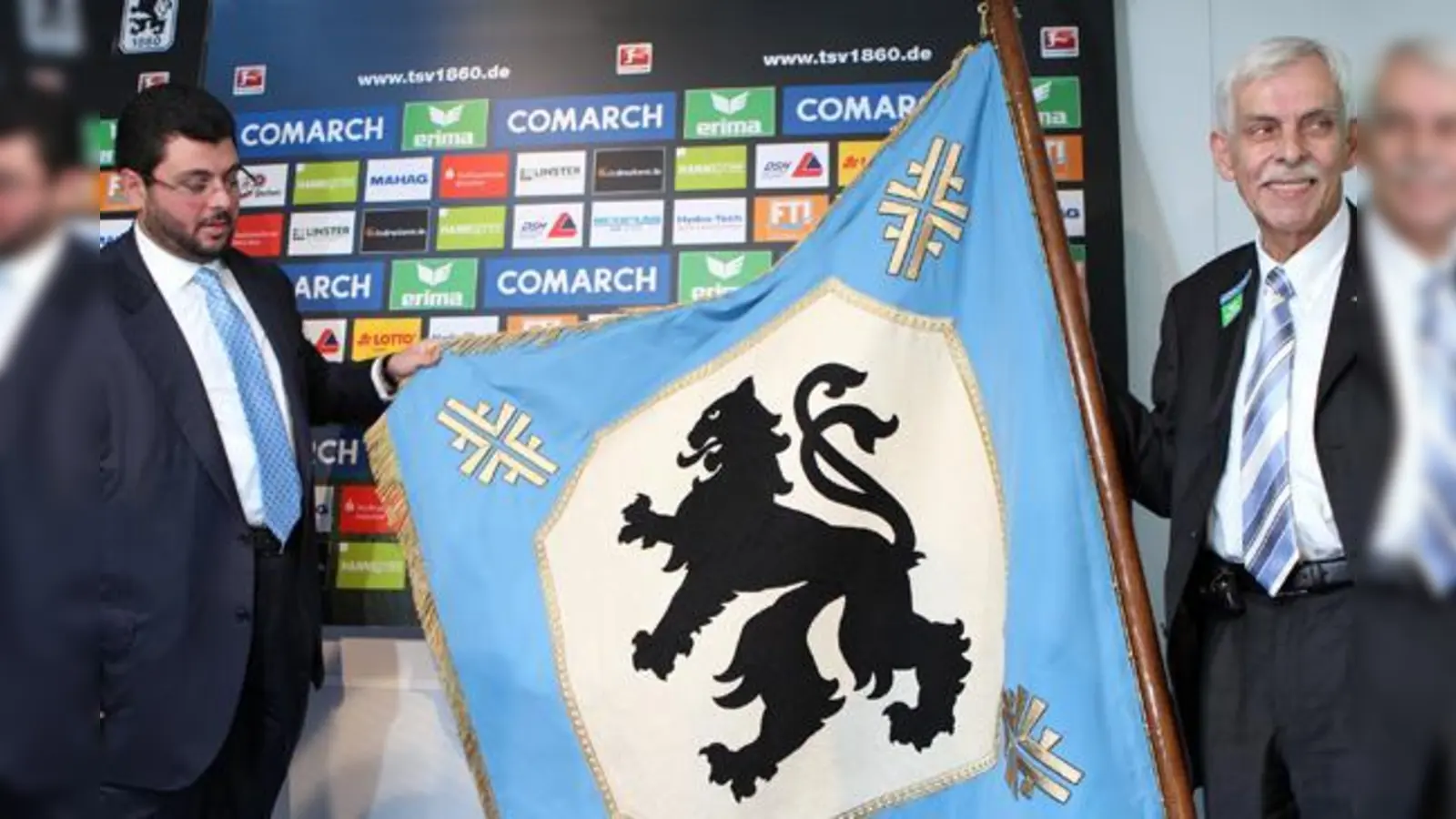 Haben sich vertraglich geeinigt: Löwen-Boss Dieter Schneider und Investor Hasan Ismaik.  (Foto: A. Wild)