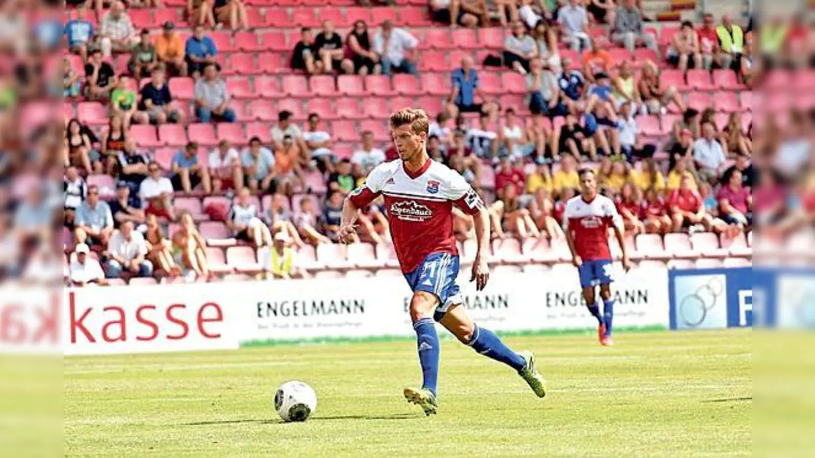 Quirin Moll zeigte unvermutete Qualitäten auf der Position in der zentralen Defensive.	 (Foto: Stefan Kukral)