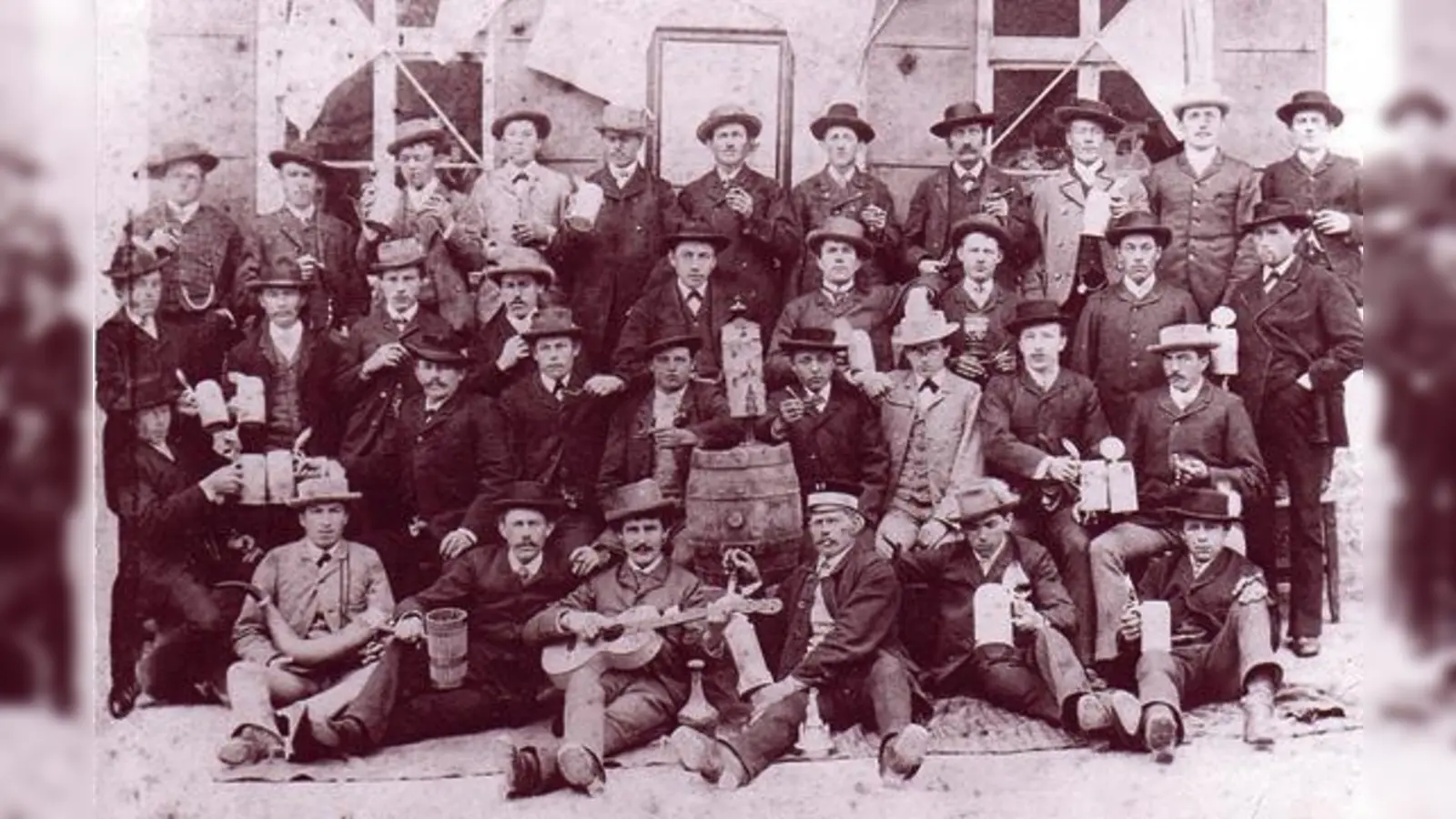 Schon damals fesch und eine wahre Augenweide: die Birker Burschen aus Unterhaching, die am 9. Juli ihren 125. Geburtstag mit einem Festumzug feiern. 	 (Foto: Birker Burschen)