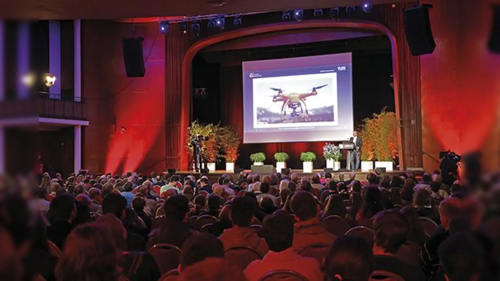 Die Vorträge im Auditorium der Alten Kongresshalle stoßen regelmäßig auf großen Interesse. (Foto: Frank Holl)