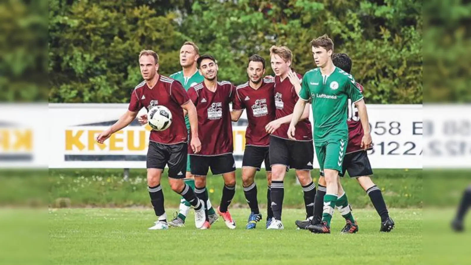Der SV Nord Lerchenau hatte in dieser Saison noch nicht soviel zu feiern. Jetzt schaffte das Team einen spektakulären 8:0-Auswärtssieg in Dachau.	 (Foto: Christian Riedel)