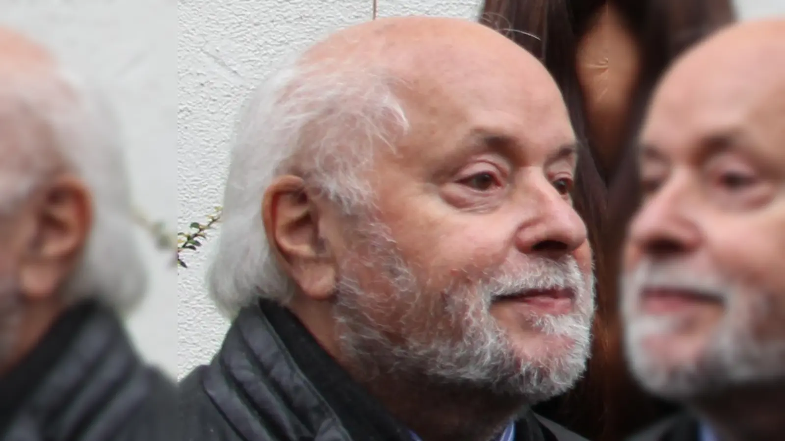 Hermann Wilhelm, Leiter des Haidhausen-Museums, spricht bei der Eröffnung der Ausstellung. (Archivbild: bas)