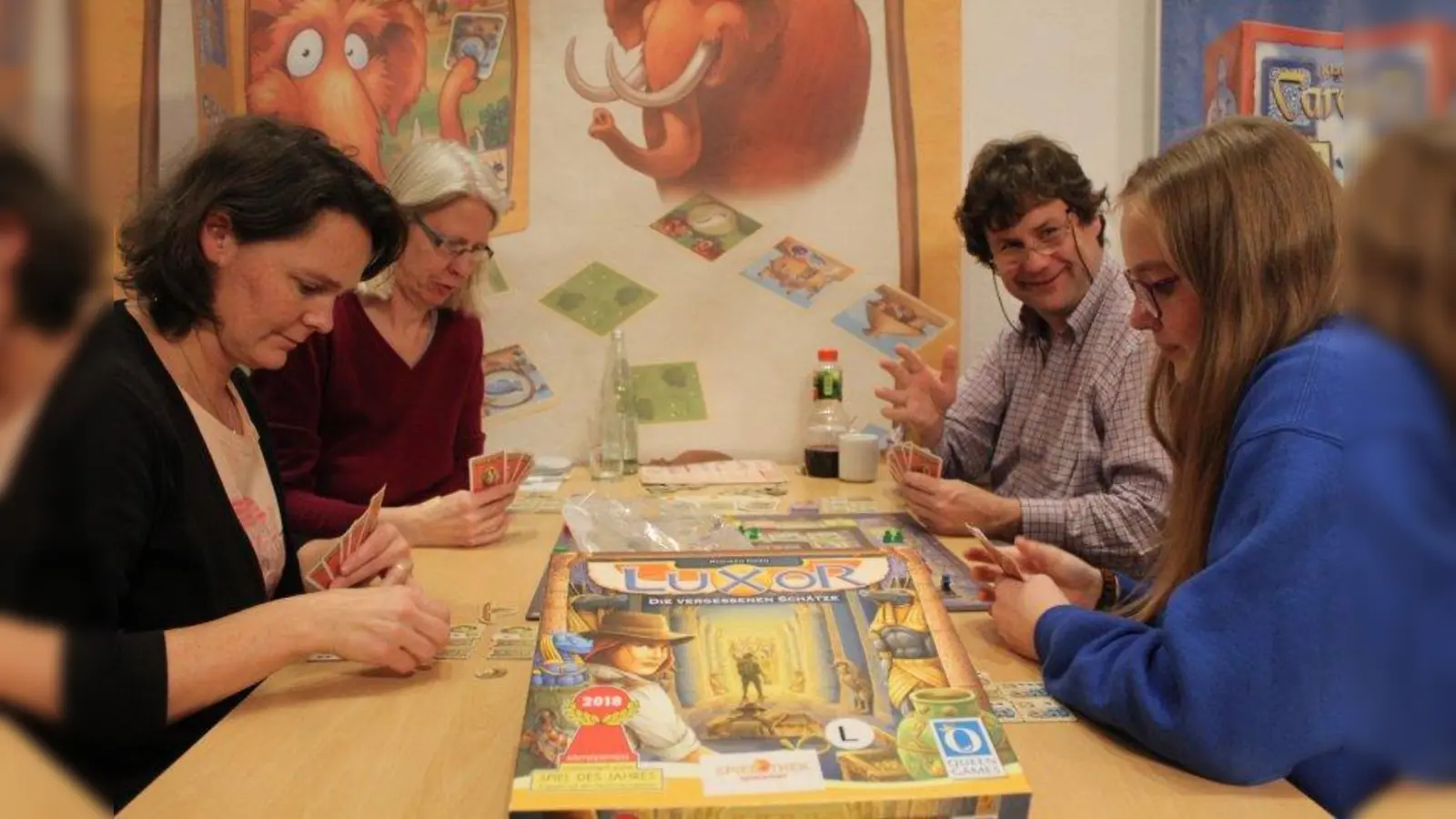 Spaß am Spiel, Freude an der Geselligkeit: Darum geht es bei den Karlsfelder Spieletagen. (Foto: Spieletreff Karlsfeld)